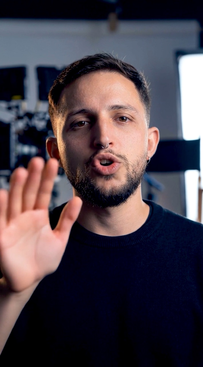 Lucas hablando a cámara